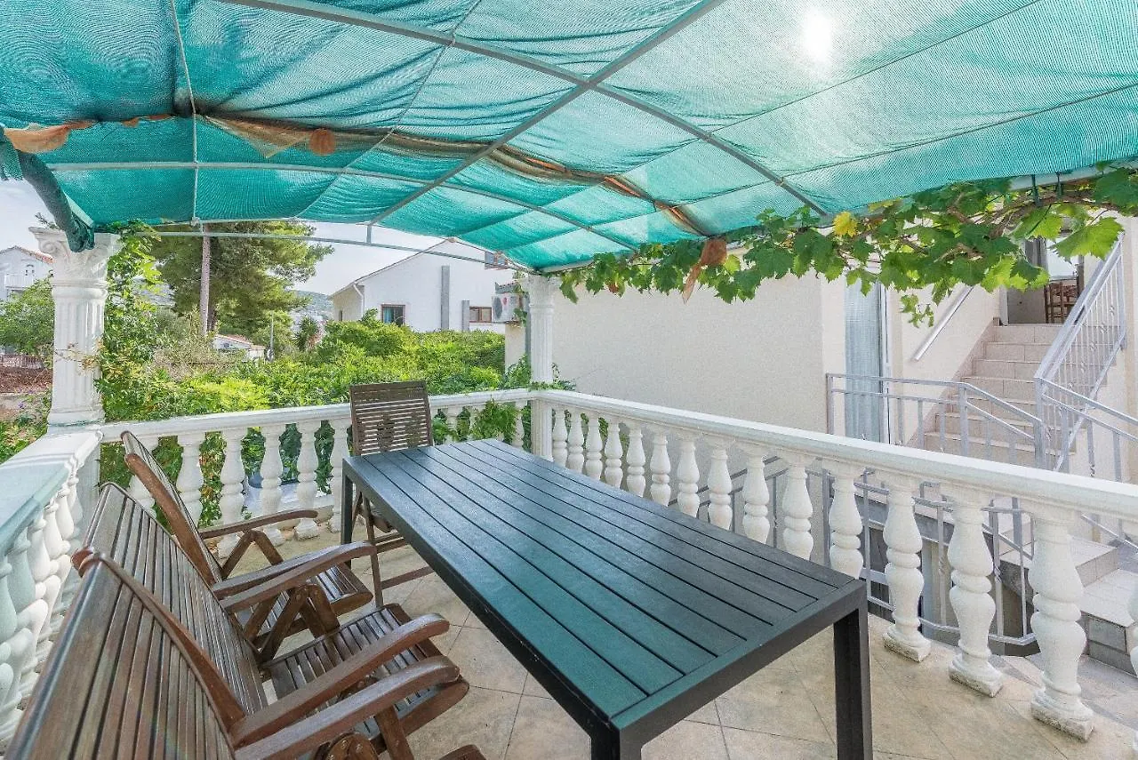 Apartments Branko Trogir