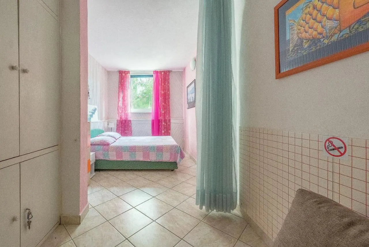 Apartments Branko Trogir 0*,  Kroatien